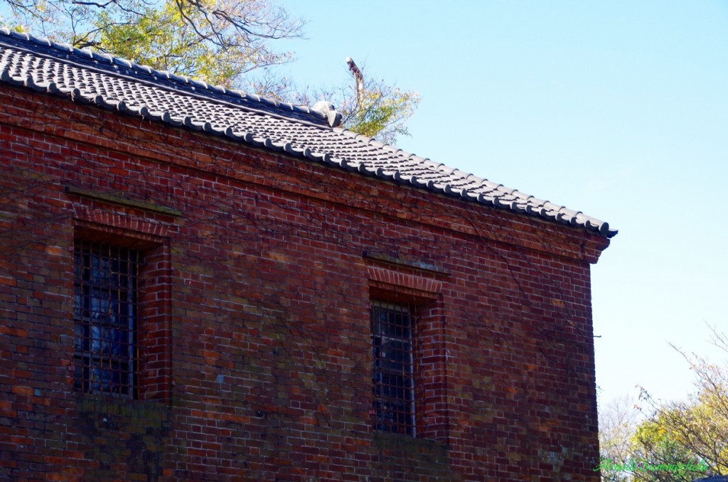 屋根瓦も明治時代のものだそうです。